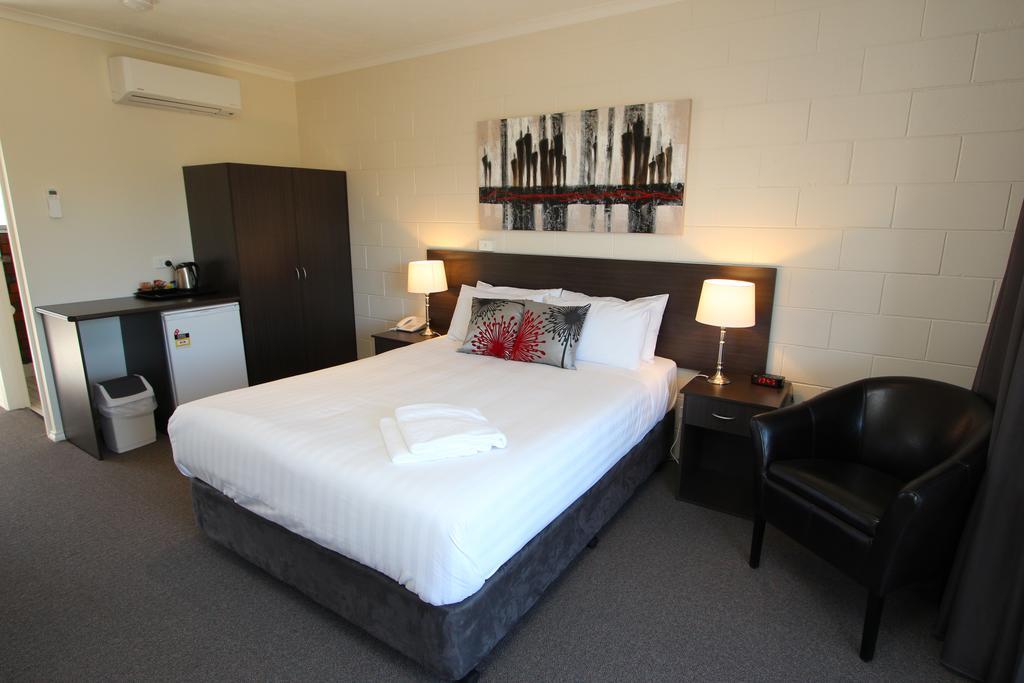 Mildura Riverview Motel Gol Gol Room photo