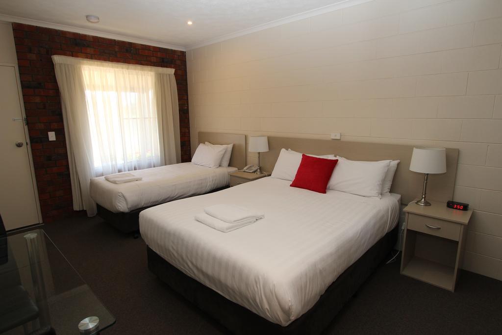 Mildura Riverview Motel Gol Gol Room photo